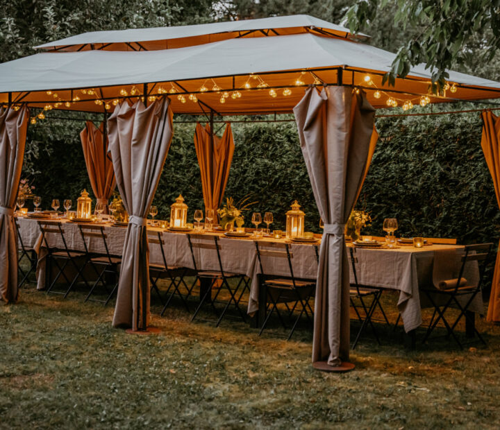 Geschmückte Festtafel