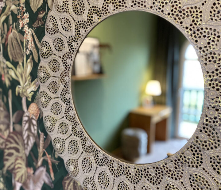 Detail - Blick in den Spiegel